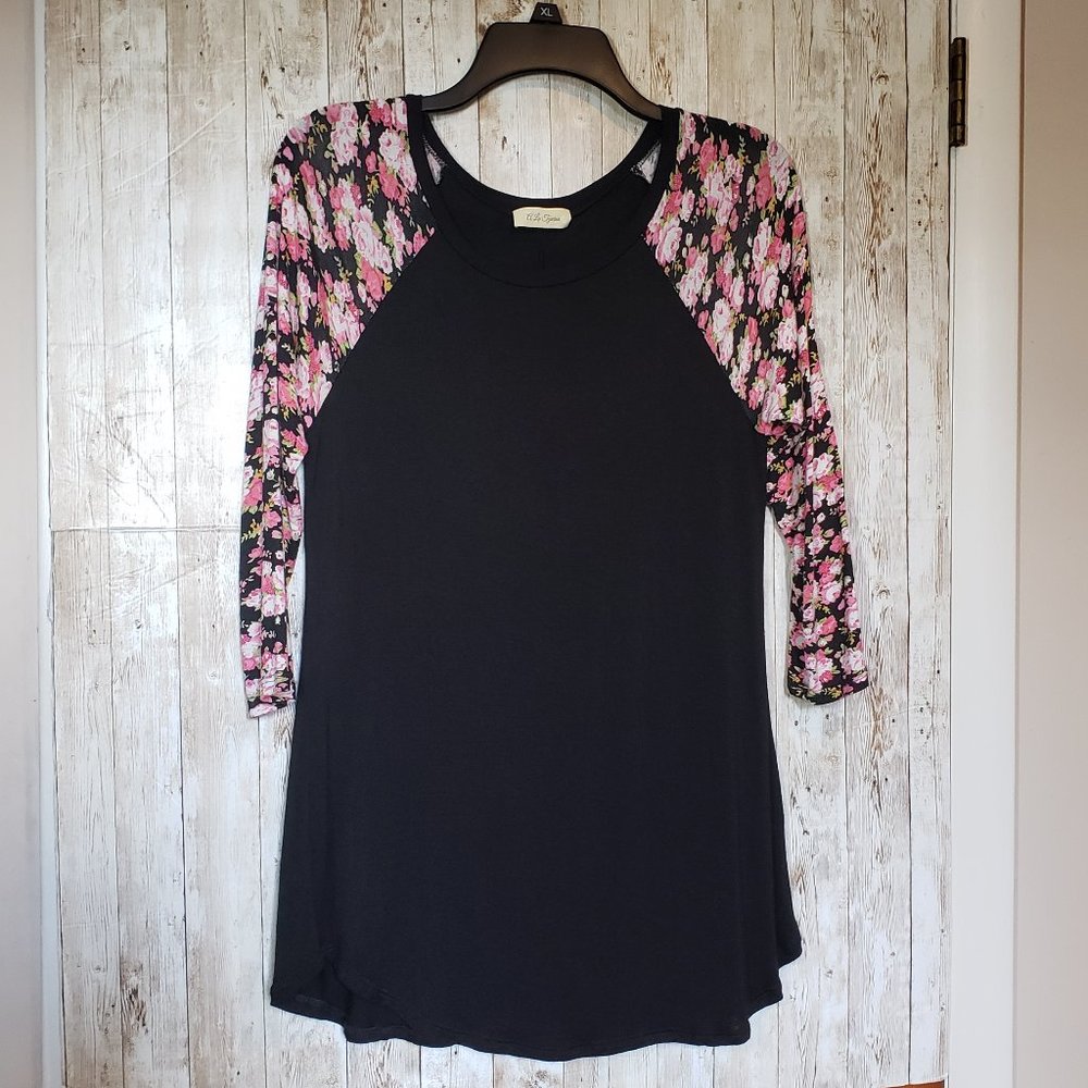 A La Tzarina 3/4 length sleeve Black and Floral Top Medium